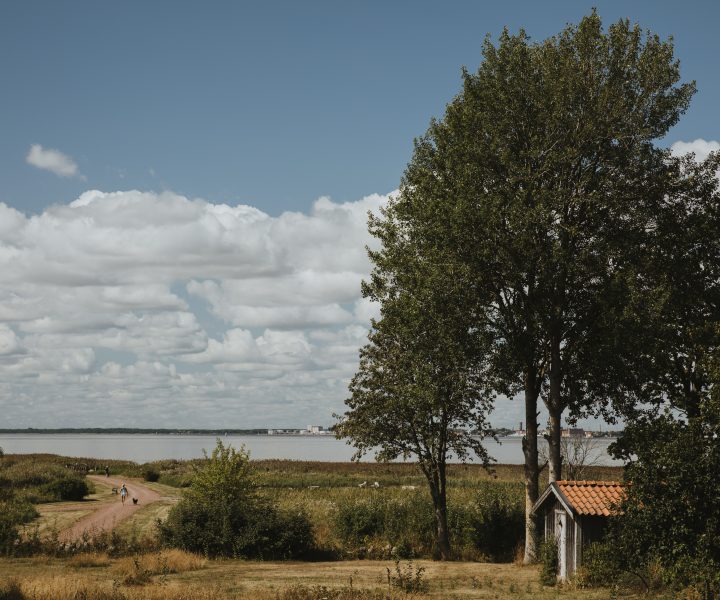 Vid en av många stränder i Färjestaden